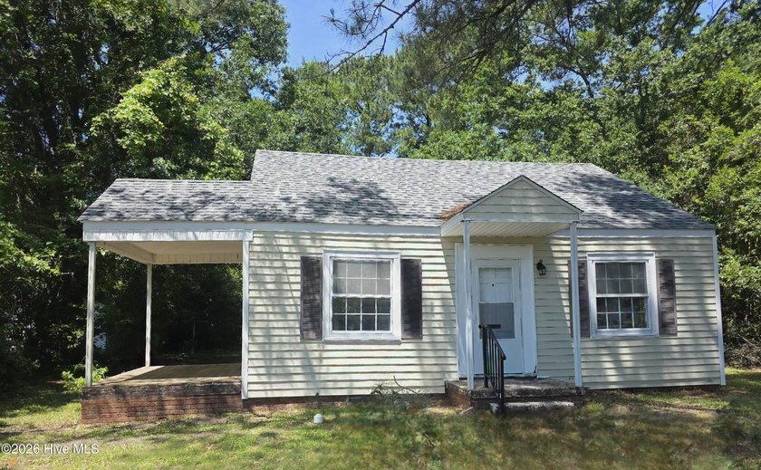 Updated two-bedroom one-bathroom home within minutes of medical - photo 32