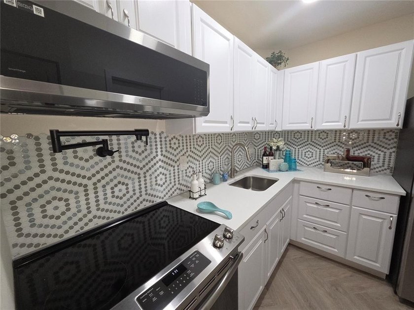 Open Sat and Sun 2-4 pm. Owners will consider owner financing - photo 3