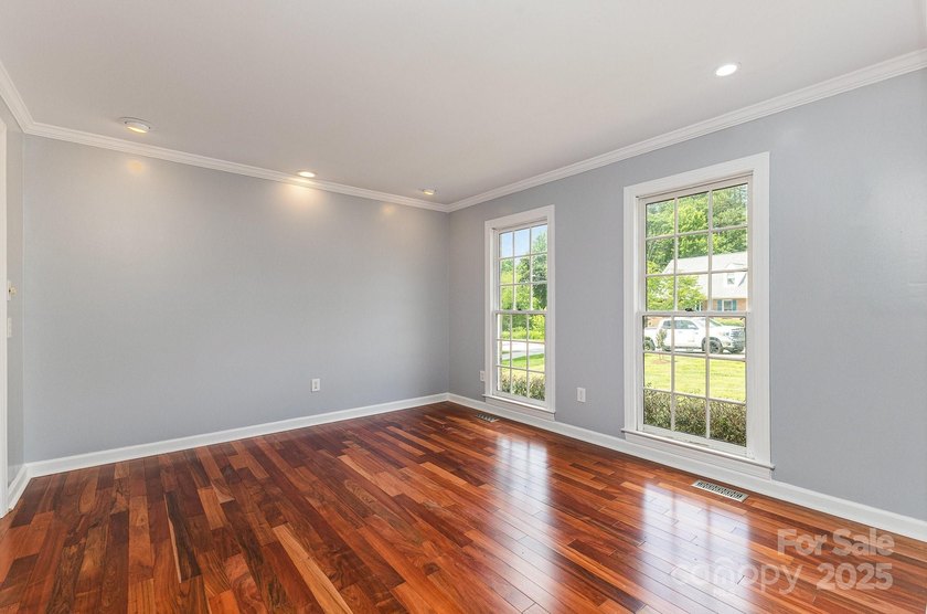 Stunning and spacious 4-bedroom, 2.5-bath home located in the - photo 6