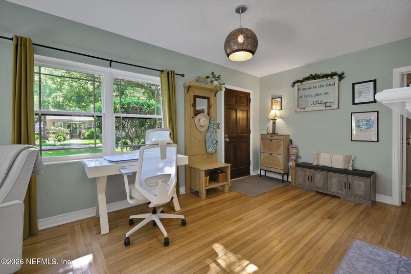 **6/27 OPEN HOUSE CANCELED** This 1940s gem perfectly balances - photo 9