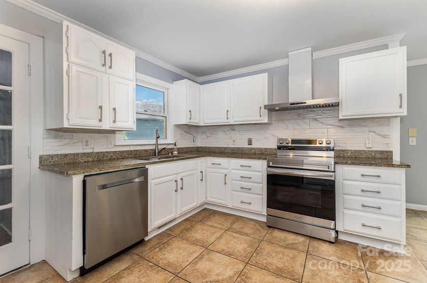 Stunning and spacious 4-bedroom, 2.5-bath home located in the - photo 10
