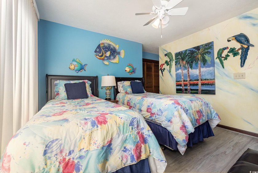 Welcome to this charming two-bedroom, two-bathroom end-unit - photo 23