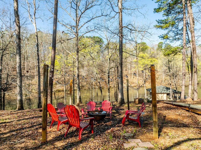 WE HAVE REDUCED THE PRICE. 5 bedroom 3 bath house with 200 feet - photo 5