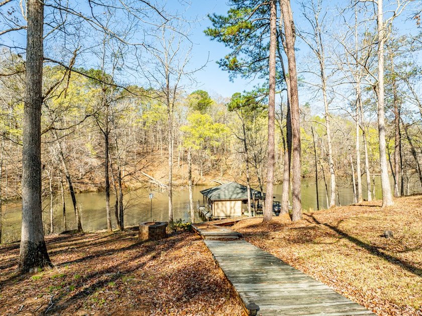 WE HAVE REDUCED THE PRICE. 5 bedroom 3 bath house with 200 feet - photo 7