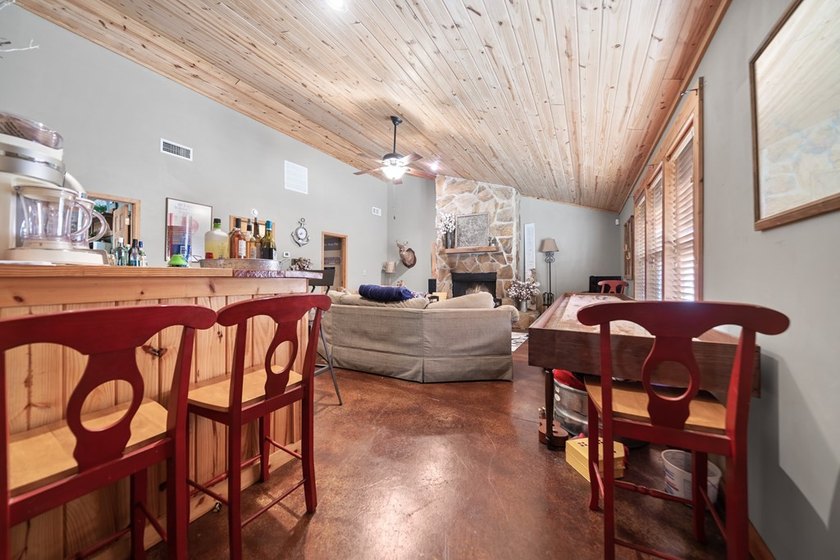 WE HAVE REDUCED THE PRICE. 5 bedroom 3 bath house with 200 feet - photo 9