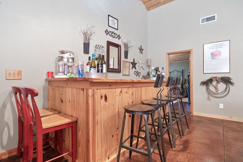 WE HAVE REDUCED THE PRICE. 5 bedroom 3 bath house with 200 feet - photo 10