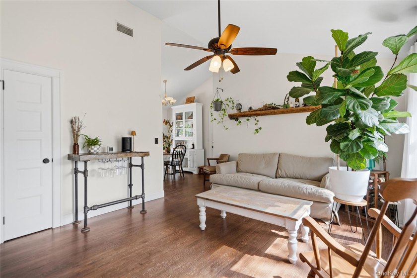 This is the one! Turnkey wide-line ranch on a generous .3 acre - photo 13