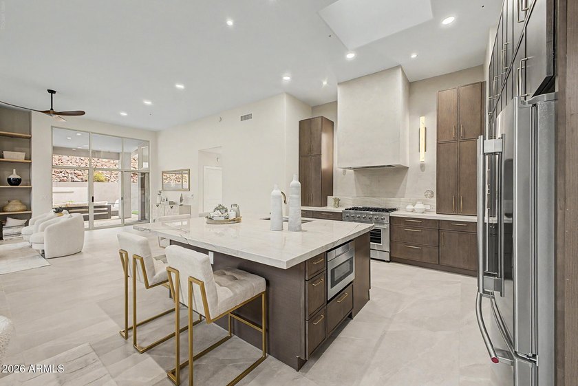 Welcome to this completely reimagined Scottsdale residence - photo 14