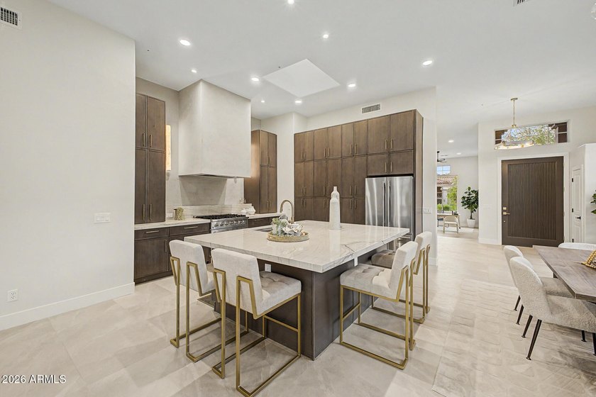 Welcome to this completely reimagined Scottsdale residence - photo 18