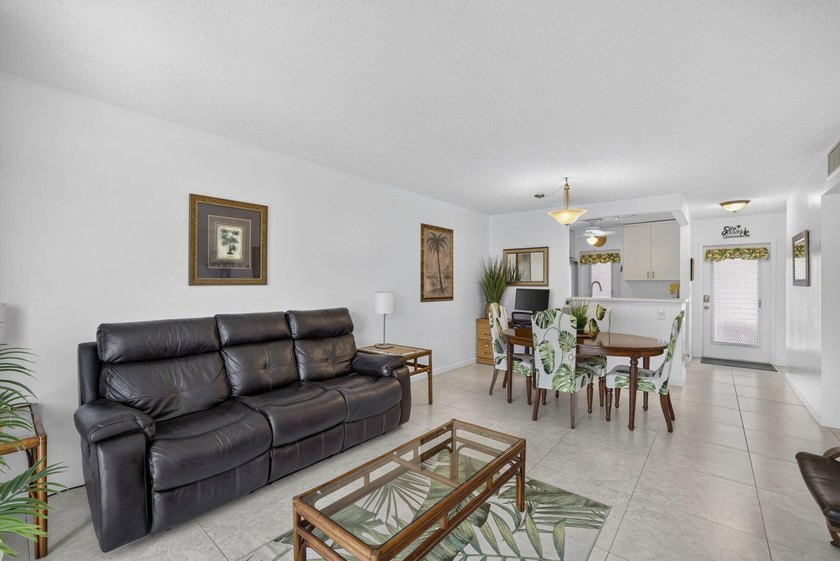 Beautifully updated 2-bedroom, 2-bath first-floor corner unit in - photo 8