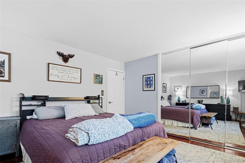 From the moment you arrive at The Woodlands at Islip, you'll - photo 12