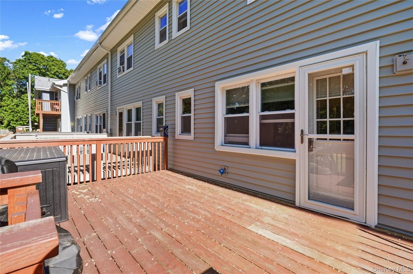 From the moment you arrive at The Woodlands at Islip, you'll - photo 18