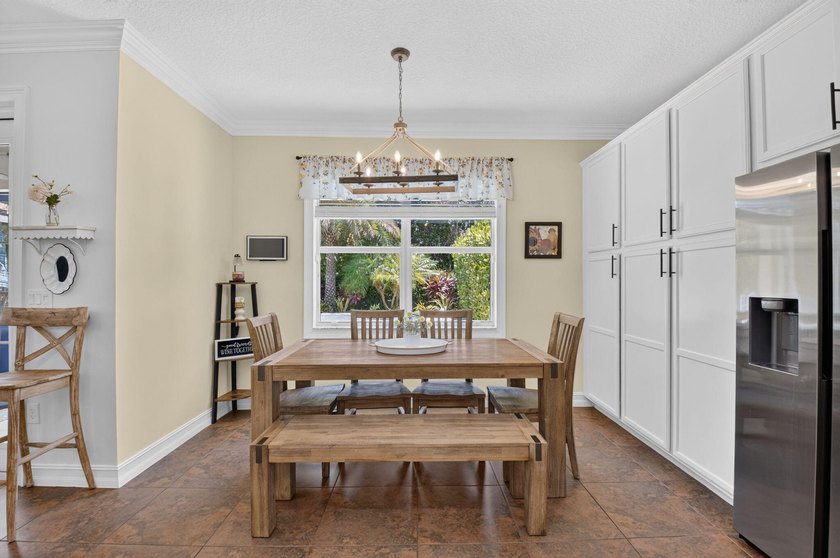 Move-in ready stunning Antigua model- 5 BEDS /4 full BATHS! A - photo 13