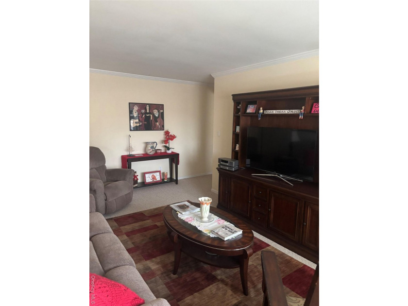 Come and see this Charming One Bedroom Apartment, that features - photo 4