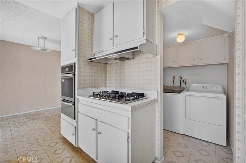 Welcome to 8170 Glengarry Green, a delightful single-family - photo 18