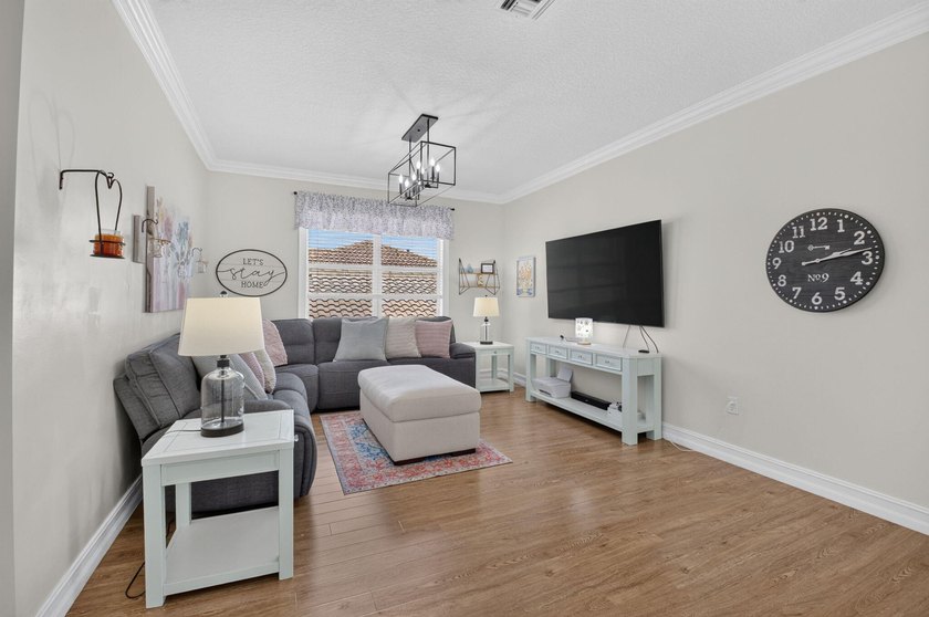 Move-in ready stunning Antigua model- 5 BEDS /4 full BATHS! A - photo 18