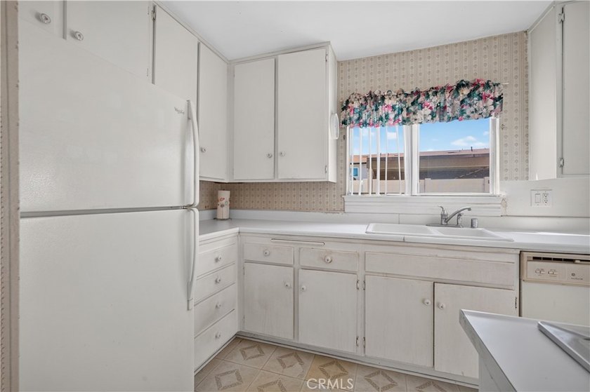 Welcome to 8170 Glengarry Green, a delightful single-family - photo 20