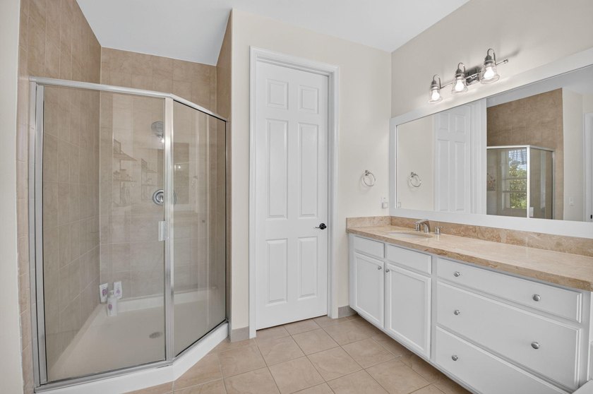 Move-in ready stunning Antigua model- 5 BEDS /4 full BATHS! A - photo 22