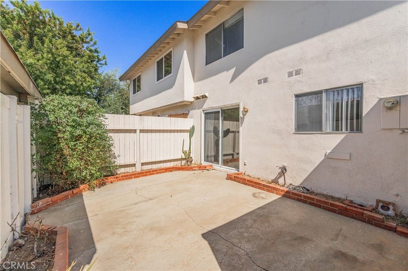 Welcome to 8170 Glengarry Green, a delightful single-family - photo 24