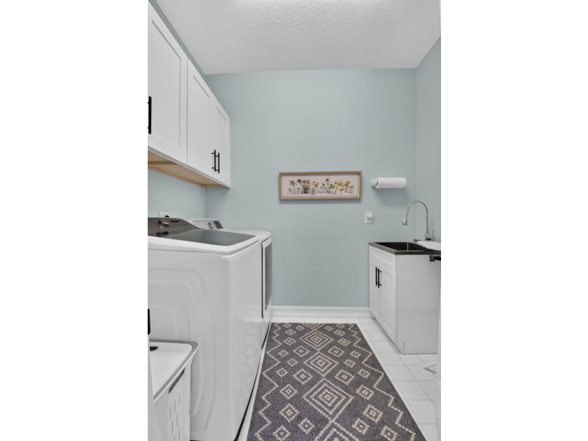 Move-in ready stunning Antigua model- 5 BEDS /4 full BATHS! A - photo 28