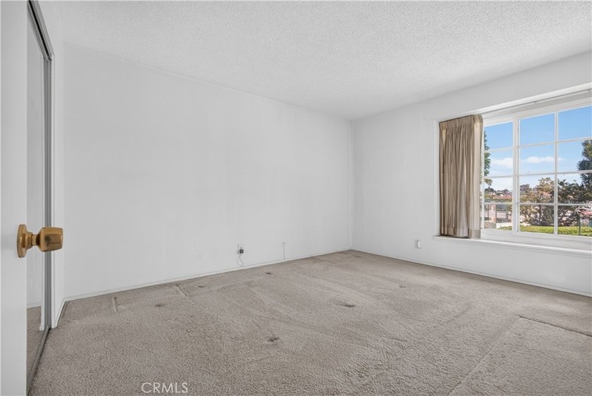 Welcome to 8170 Glengarry Green, a delightful single-family - photo 29