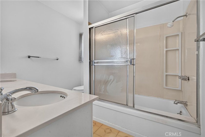Welcome to 8170 Glengarry Green, a delightful single-family - photo 32
