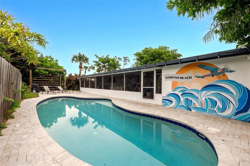 With no HOA, a turnkey living experience, and thoughtfully - photo 3