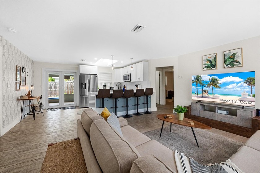 With no HOA, a turnkey living experience, and thoughtfully - photo 6