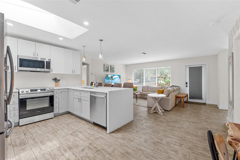 With no HOA, a turnkey living experience, and thoughtfully - photo 8