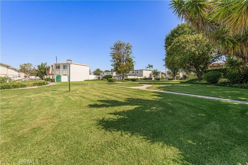 Welcome to 8170 Glengarry Green, a delightful single-family - photo 41