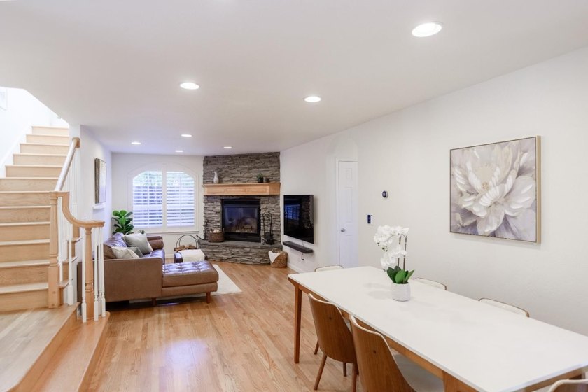Absolutely spectacular Craftsman-style home on a quiet lane in - photo 7