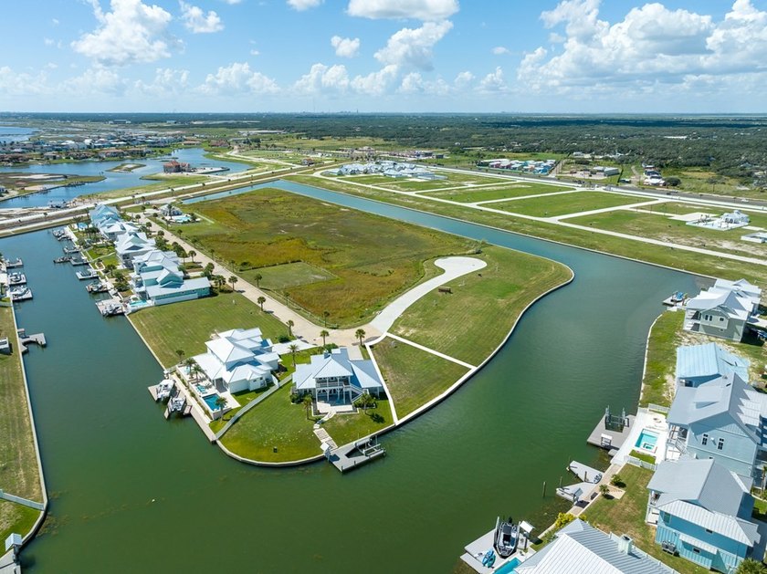 Welcome to The Islands of Rockport, where refined coastal living - photo 11