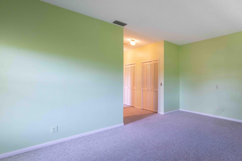 Spectacular 3 bedroom, 2 bath second floor condo WITH DETACHED - photo 14