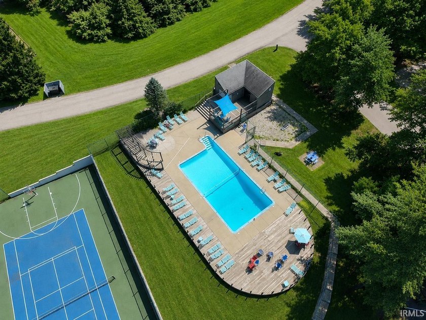Located on the 18th fairway of Eagle Pointe Golf Resort, this - photo 15