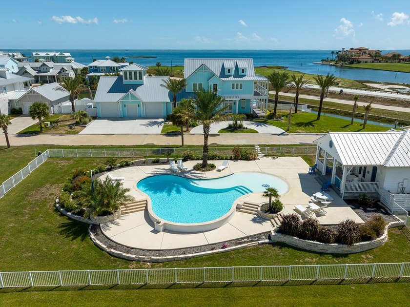 Welcome to The Islands of Rockport, where refined coastal living - photo 15