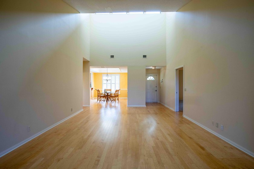 Spectacular 3 bedroom, 2 bath second floor condo WITH DETACHED - photo 19