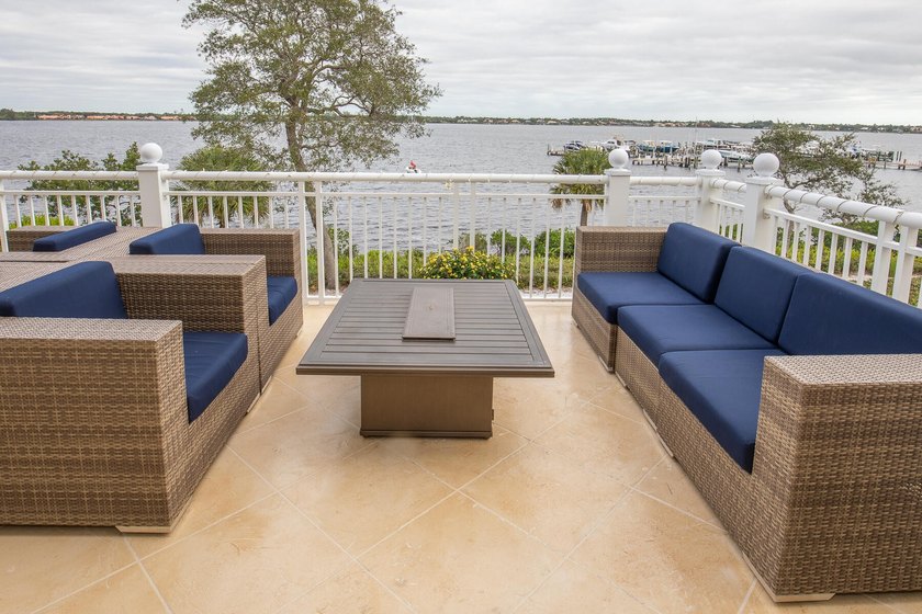 Spectacular 3 bedroom, 2 bath second floor condo WITH DETACHED - photo 41