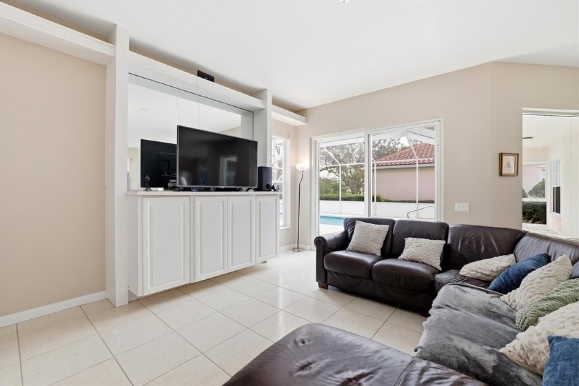 Come see this beautiful Windsor model in the popular Riverwalk - photo 6