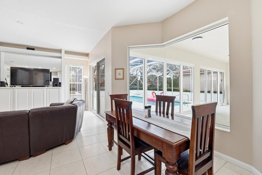 Come see this beautiful Windsor model in the popular Riverwalk - photo 8