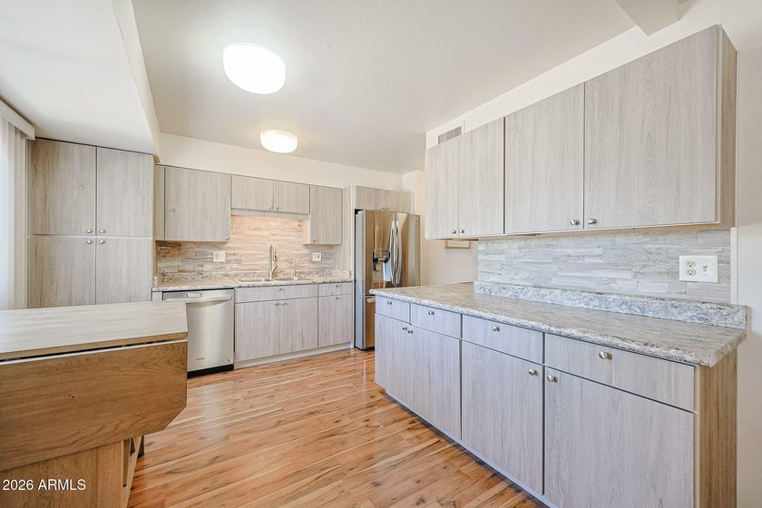 Move in ready Modified Woodbury with many updated features - photo 4