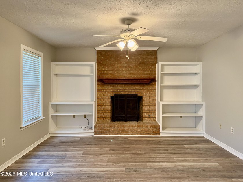 Welcome home to 102 Mary's Cove! This beautifully updated home - photo 8