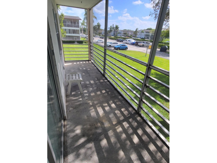 MOVE-IN READY 2BR/1.5BA condo with CENTRAL AIR. Can be rented - photo 14