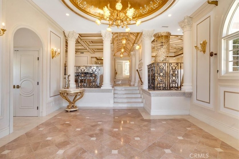 Once in a lifetime Opportunity to own this Spectacular Estate - photo 5