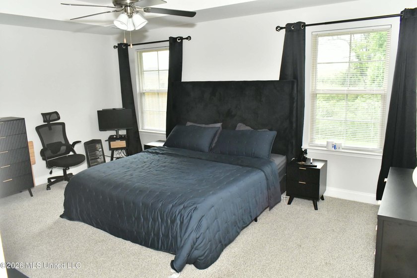 This beautiful 3 Bedroom, 2 Bath home offers the perfect blend - photo 9