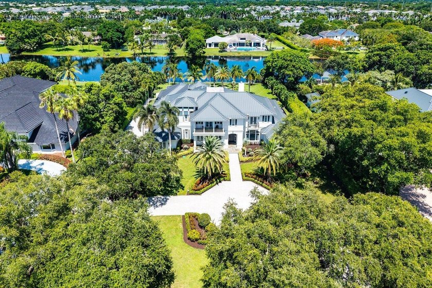 Situated on an expansive oversized lot, this exceptional 6 BD, 7 - photo 2