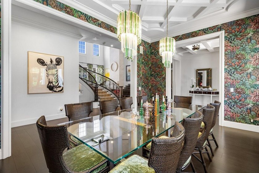 Situated on an expansive oversized lot, this exceptional 6 BD, 7 - photo 9