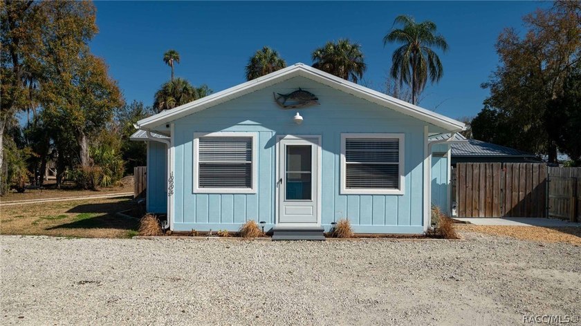 Investment perfection meets a slice of paradise! Located in the - photo 5