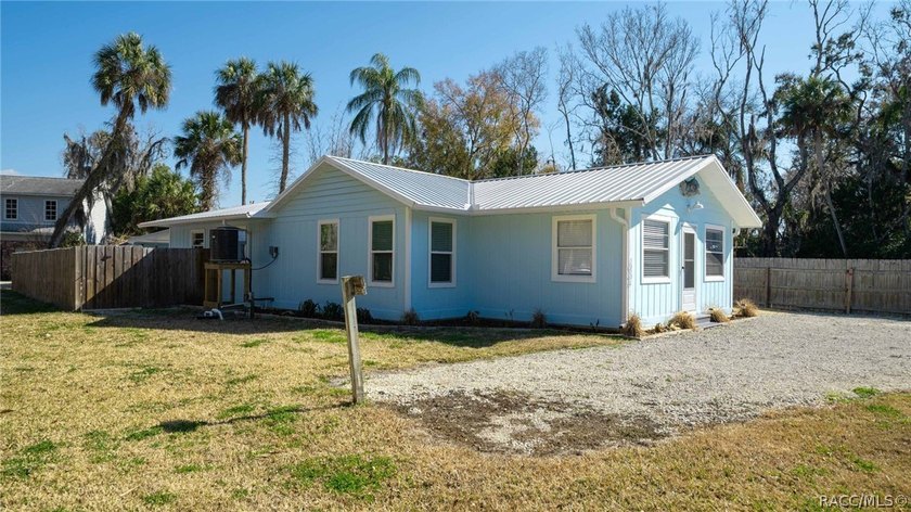 Investment perfection meets a slice of paradise! Located in the - photo 6