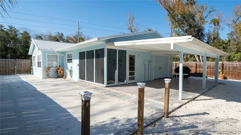 Investment perfection meets a slice of paradise! Located in the - photo 10