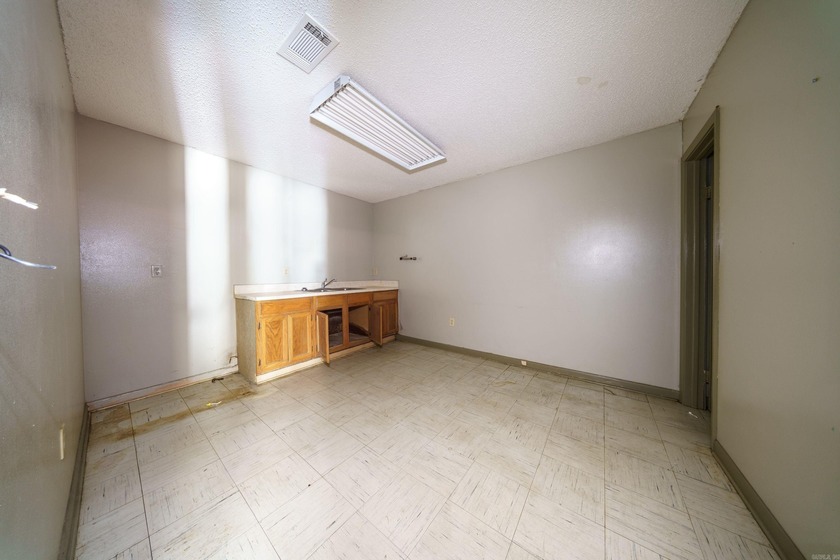 WORK, STORE &amp; GROW - PRIME COMMERCIAL OPPORTUNITY IN HEBER - photo 11